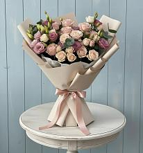 Букет цветов из:  Розы и Лизиантусы в Никольское Ленинградская область