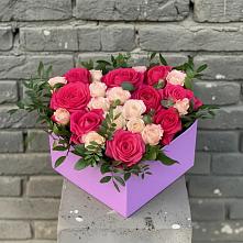 Цветочная композиция из Розы в коробке в Никольское Ленинградская область