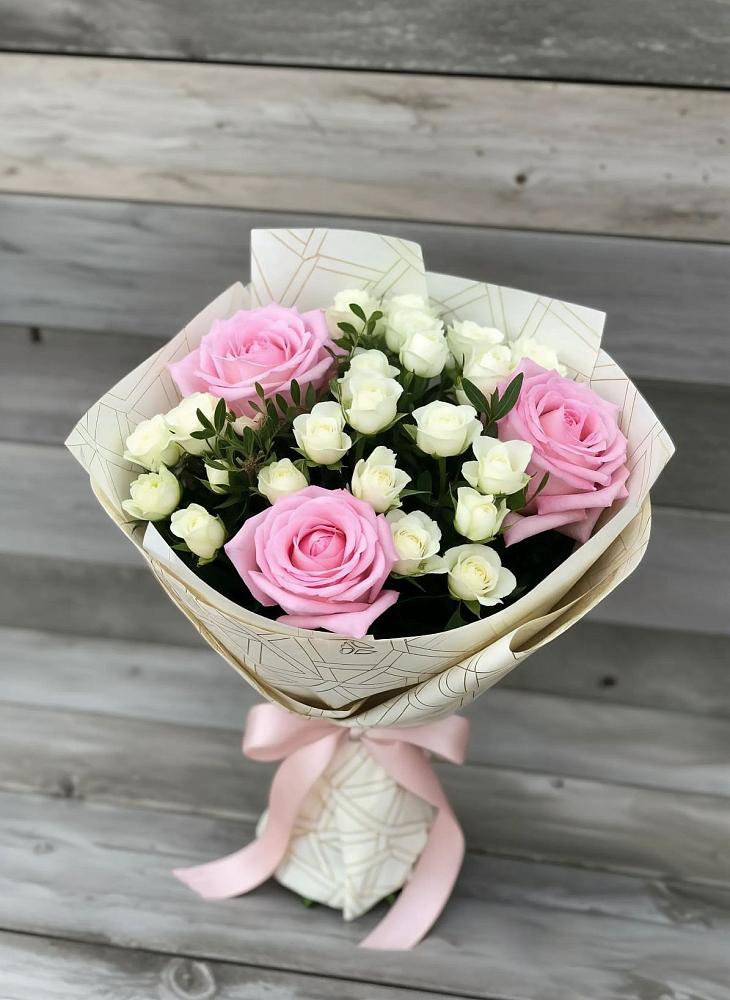 Букет цветов из: Розы в Никольское Ленинградская область