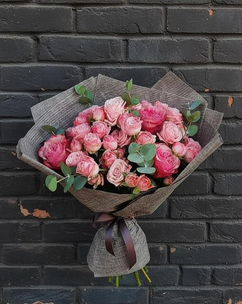 Букет цветов из: Розы в Никольское Ленинградская область