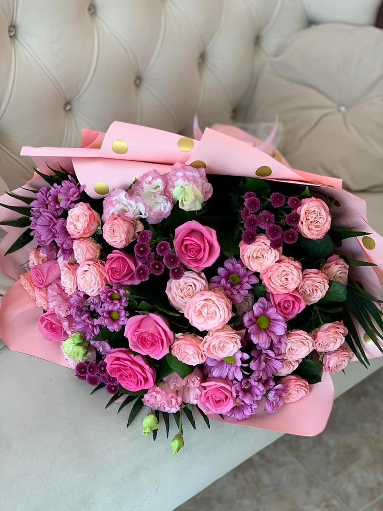 Букет цветов из: Хризантемы, Розы и Лизиантусы в Никольское Ленинградская область