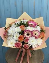Букет цветов из:  Розы, Герберы и Хризантемы в Никольское Ленинградская область