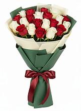 Букет Микс из красных и белых роз #REPLACE_PRED# Никольское Ленинградская область