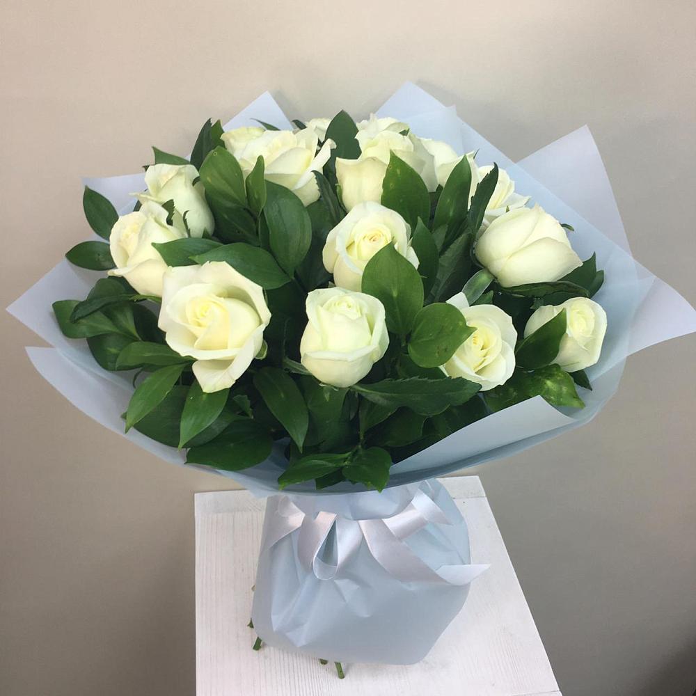 Букет 15 Белых роз Проуд в Никольское Ленинградская область