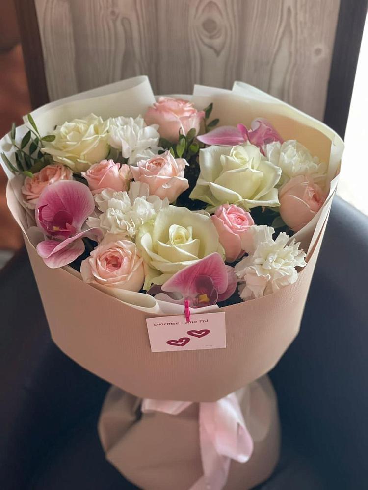 Букет цветов из: Орхидеи, Розы и Гвоздики в Никольское Ленинградская область