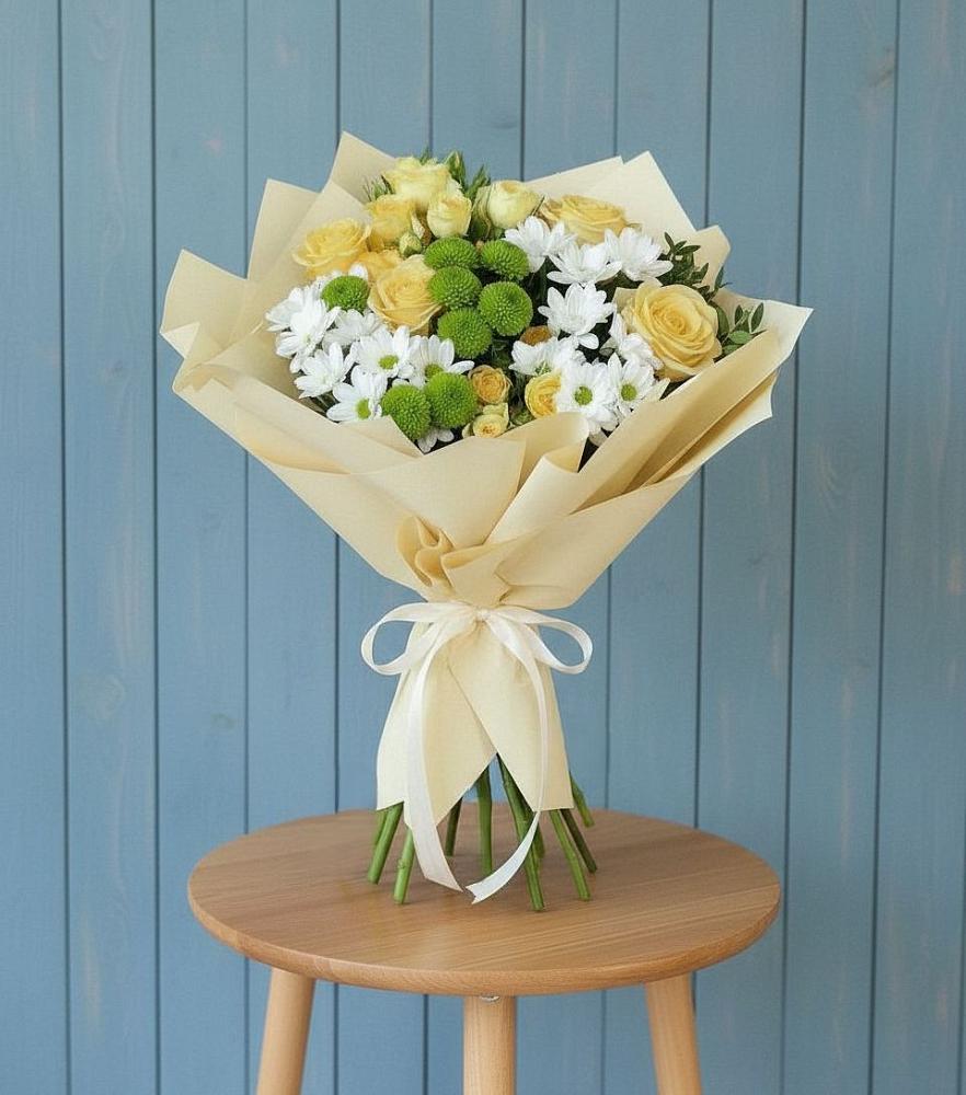 Букет цветов из: Хризантемы и Розы в Никольское Ленинградская область