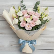 Букет цветов из:  Лизиантусы в Никольское Ленинградская область