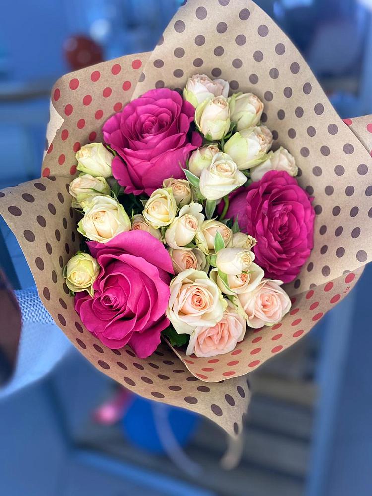 Букет цветов из: Розы в Никольское Ленинградская область