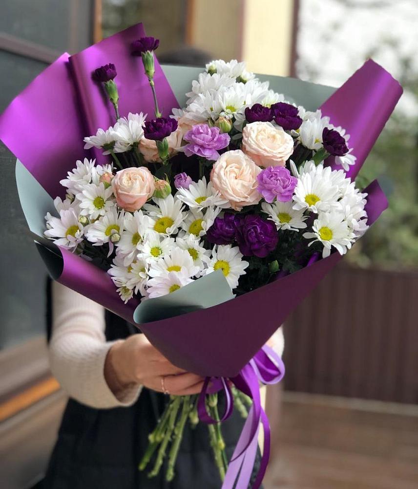 Букет цветов из: Хризантемы, Гвоздики и Розы в Никольское Ленинградская область