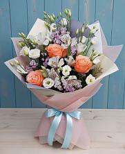 Букет цветов из:  Лизиантусы, Розы, Альстромерии и Гипсофила в Никольское Ленинградская область