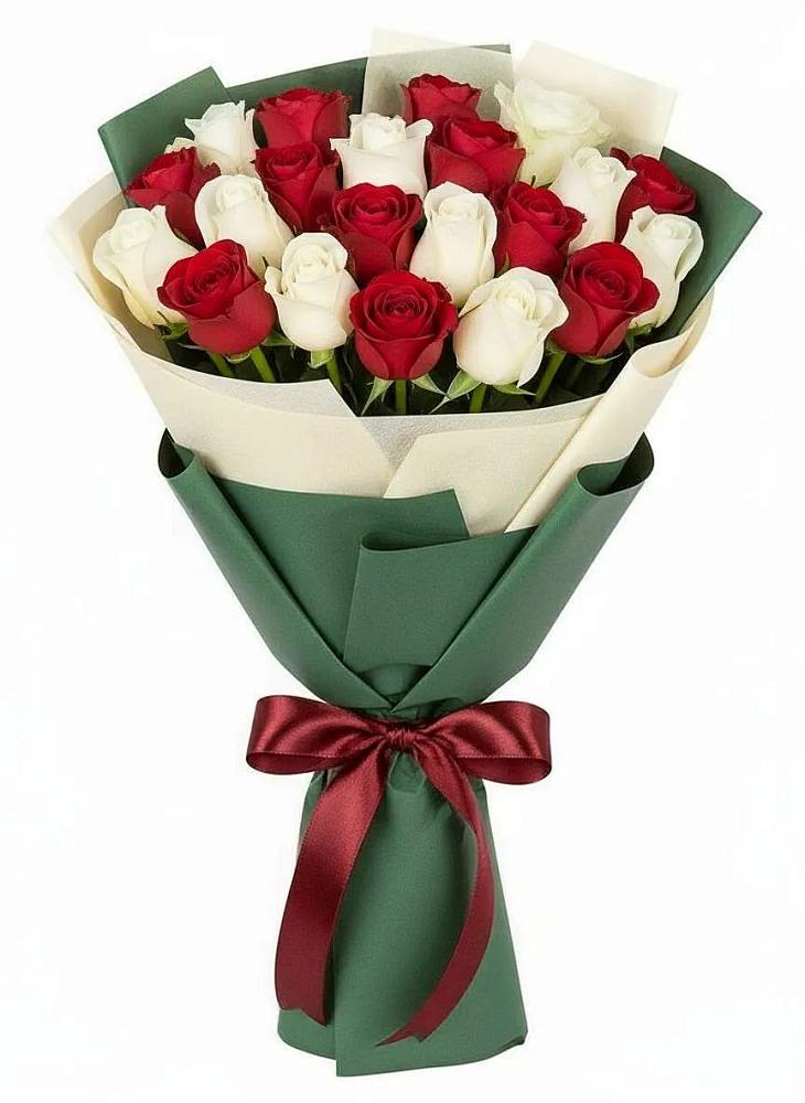 Букет Микс из красных и белых роз в Никольское Ленинградская область