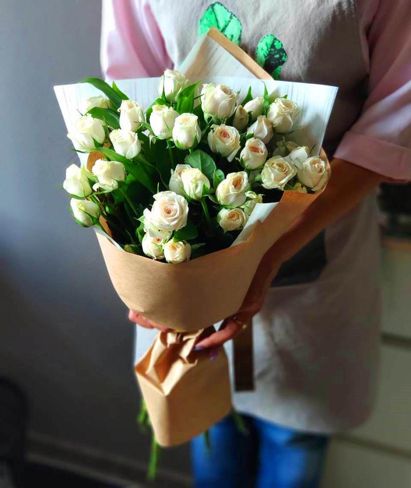 Букет цветов из: Розы в Никольское Ленинградская область