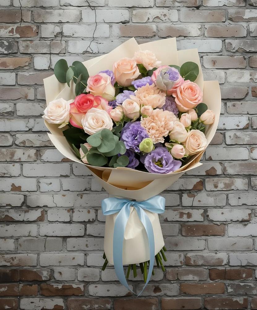 Букет цветов из: Розы, Лизиантусы и Гвоздики в Никольское Ленинградская область