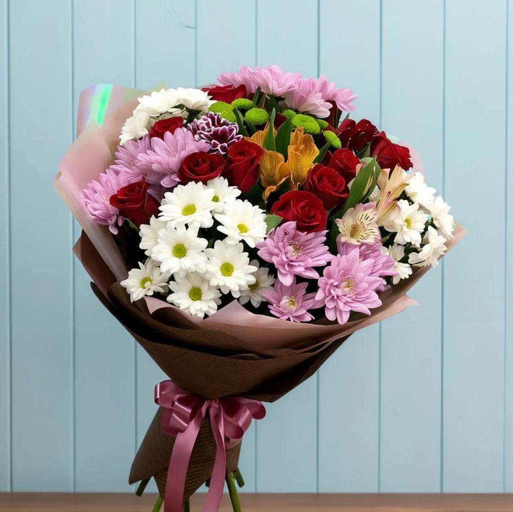 Букет цветов из: Розы, Хризантемы и Альстромерии в Никольское Ленинградская область