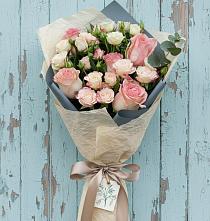 Букет цветов из:  Розы в Никольское Ленинградская область