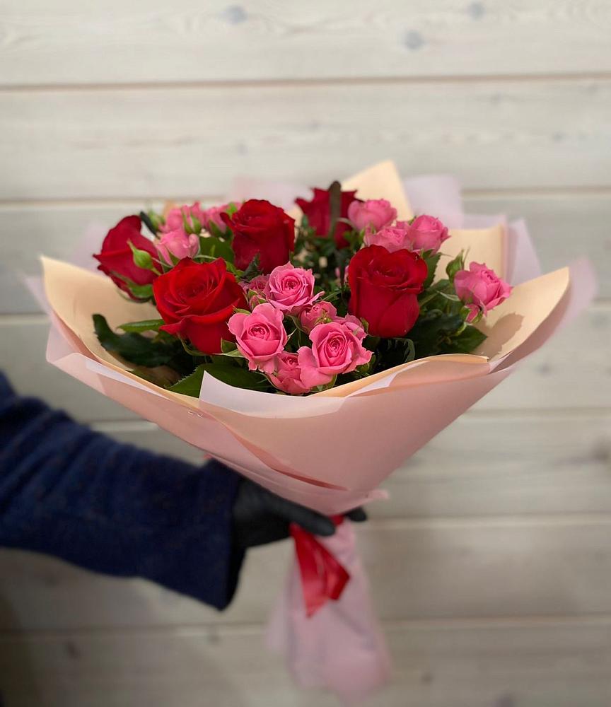 Букет цветов из: Розы в Никольское Ленинградская область