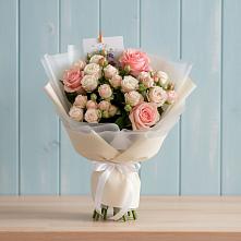 Букет цветов из:  Розы в Никольское Ленинградская область