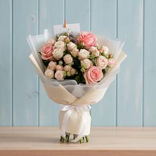 Букет цветов из:  Розы в Никольское Ленинградская область