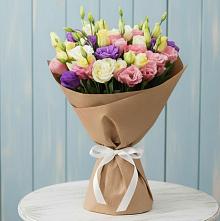 Букет цветов из:  Лизиантусы в Никольское Ленинградская область