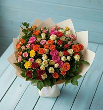 Букет Микс из разноцветных кустовых роз в Никольское Ленинградская область