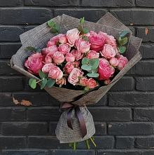 Букет цветов из:  Розы в Никольское Ленинградская область