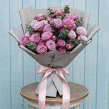 Букет цветов из:  Розы в Никольское Ленинградская область